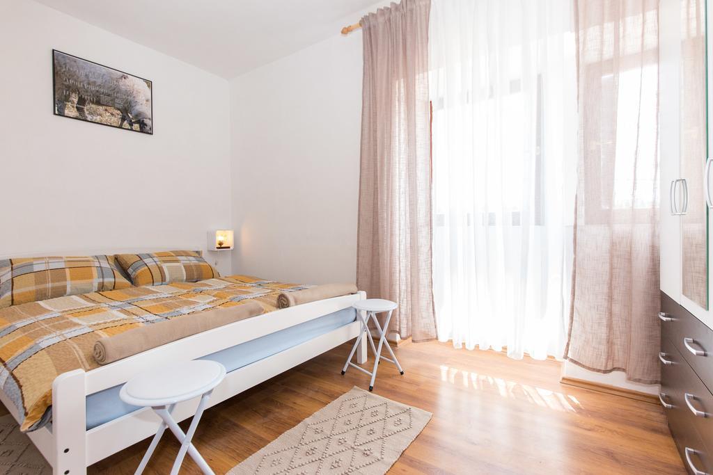 Holiday Home Mery By El-Pi Tours Malinska Kültér fotó